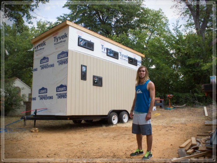 student builds 14m2 house