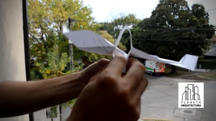 Cómo hacer una avión de papel