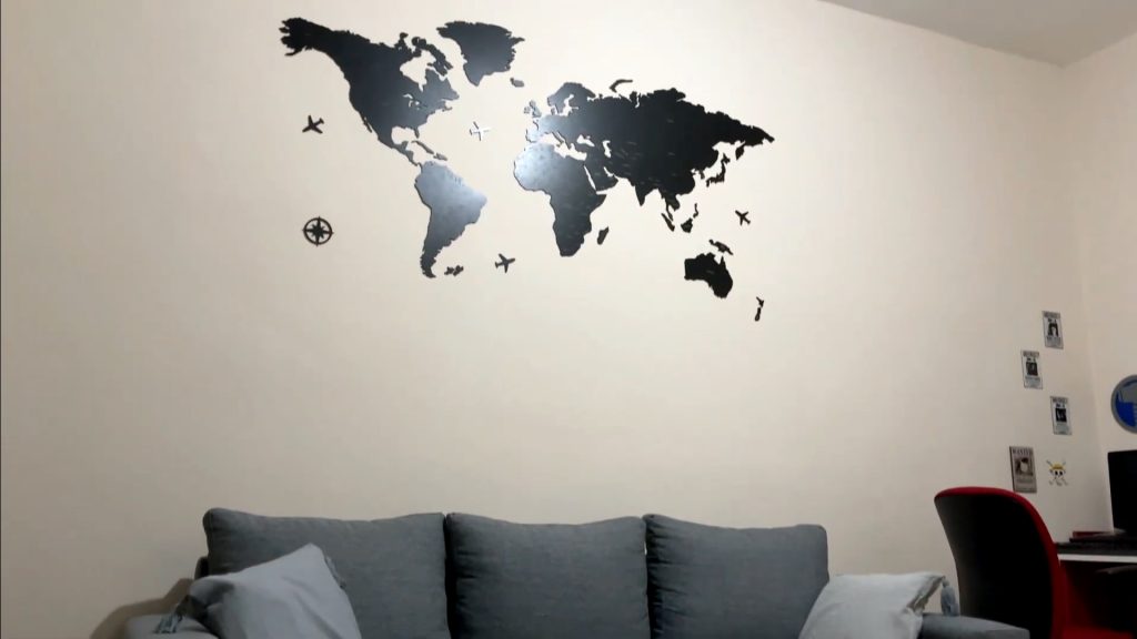 How to install a world map
